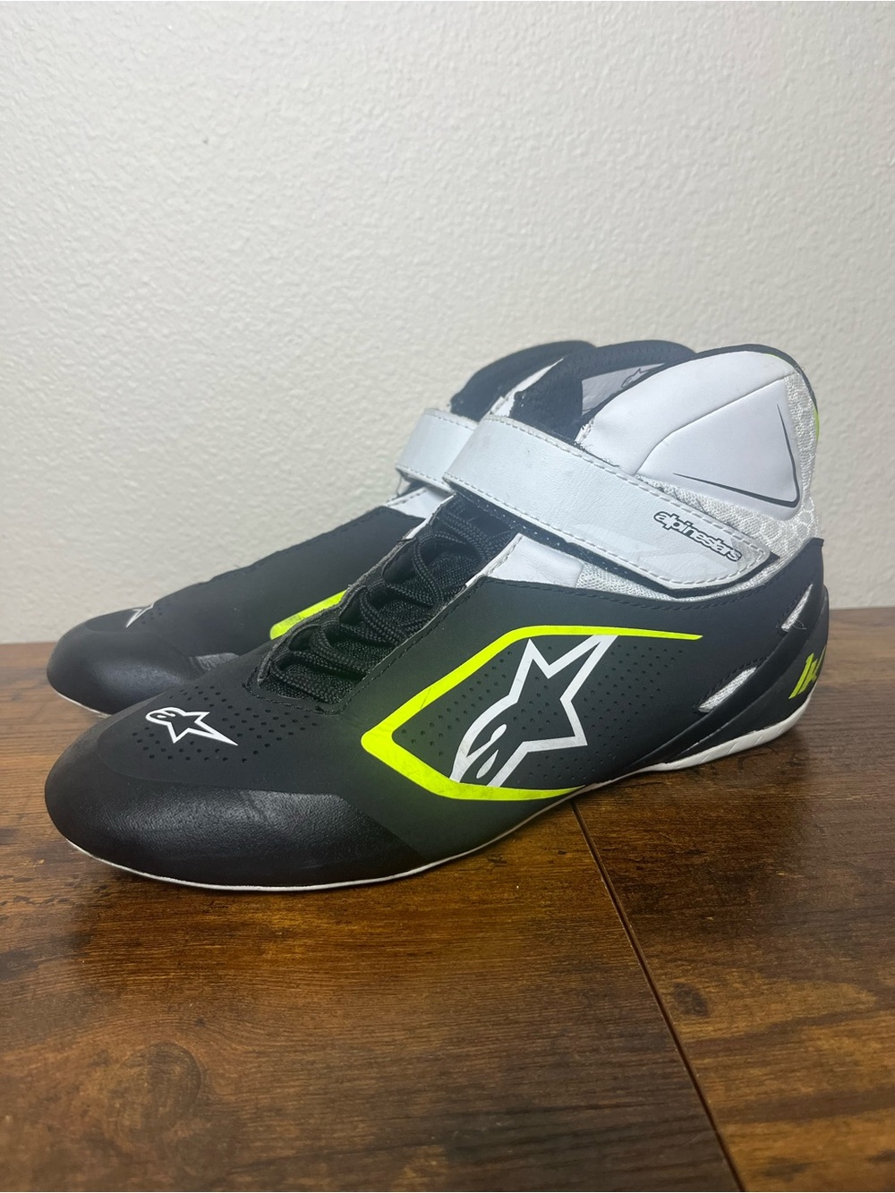 Alpinestars Women’s Black & Neon Yellow Racing Sneakers Size 7